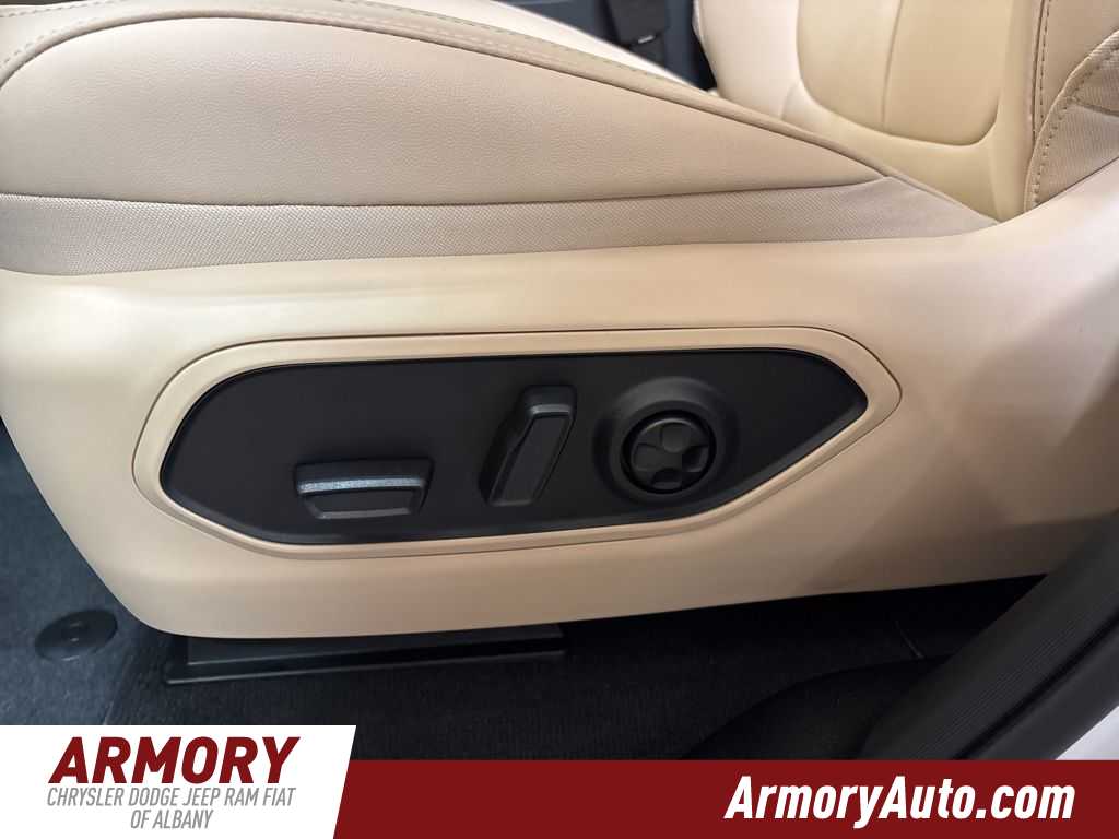 Thumbnail: 2026 Jeep Grand Cherokee - 13