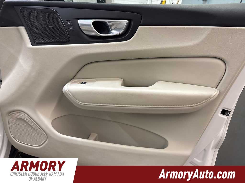 Thumbnail: 2024 Volvo XC60 - 40