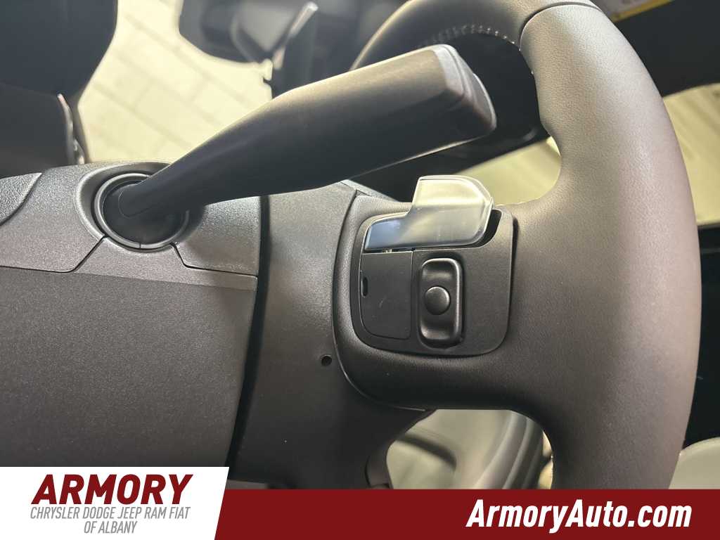 Thumbnail: 2025 Jeep Grand Cherokee - 12