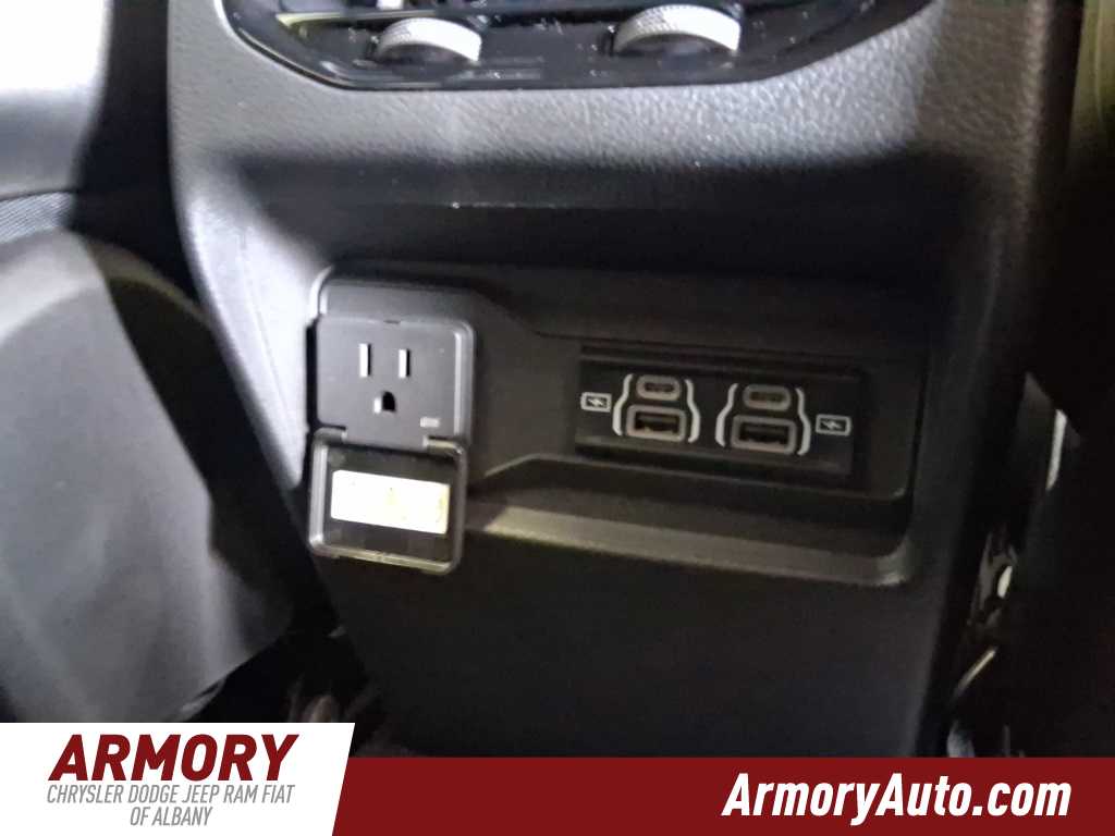 Thumbnail: 2025 Jeep Grand Cherokee - 34