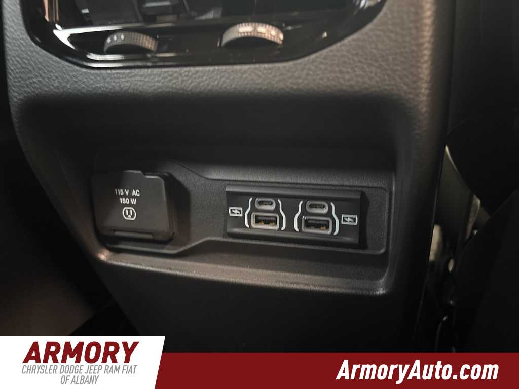 Thumbnail: 2025 Jeep Grand Cherokee - 31