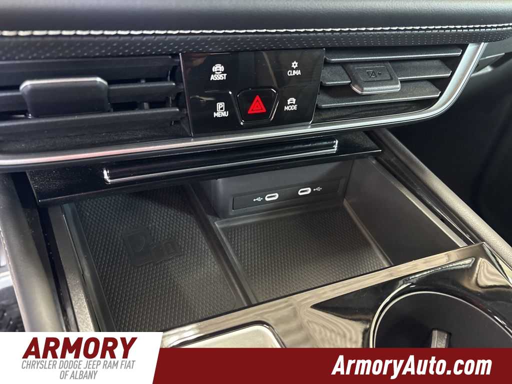 Thumbnail: 2024 Volkswagen Atlas - 21