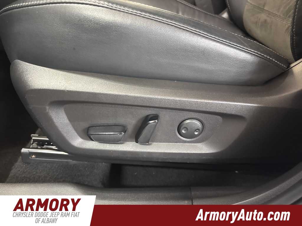 Thumbnail: 2022 Mitsubishi Outlander - 13