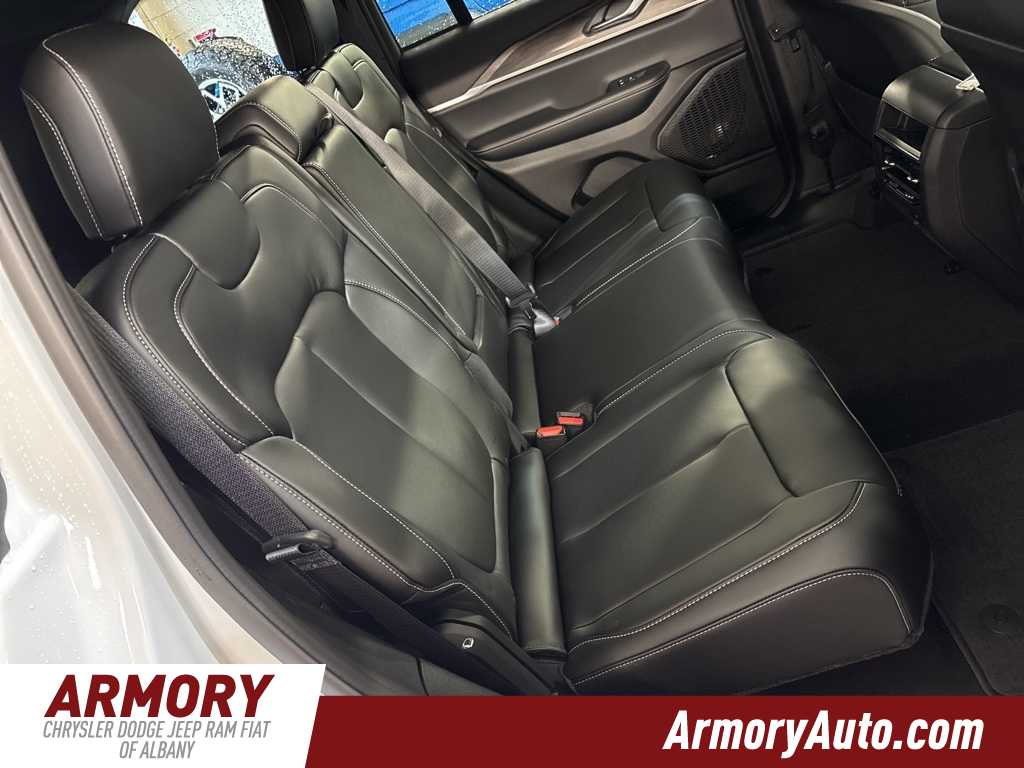 Thumbnail: 2025 Jeep Grand Cherokee - 32