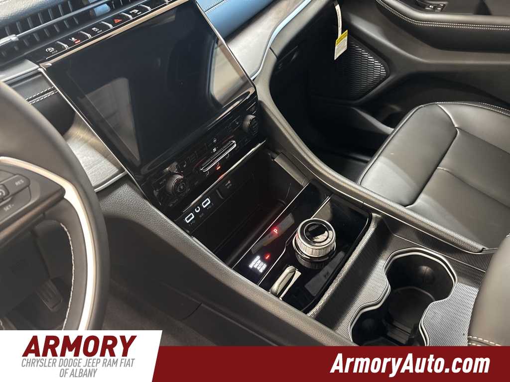 Thumbnail: 2025 Jeep Grand Cherokee - 15