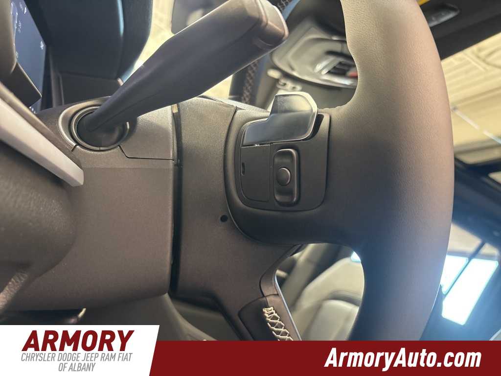 Thumbnail: 2025 Jeep Grand Cherokee - 12