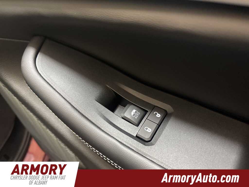 Thumbnail: 2026 Jeep Grand Cherokee - 39