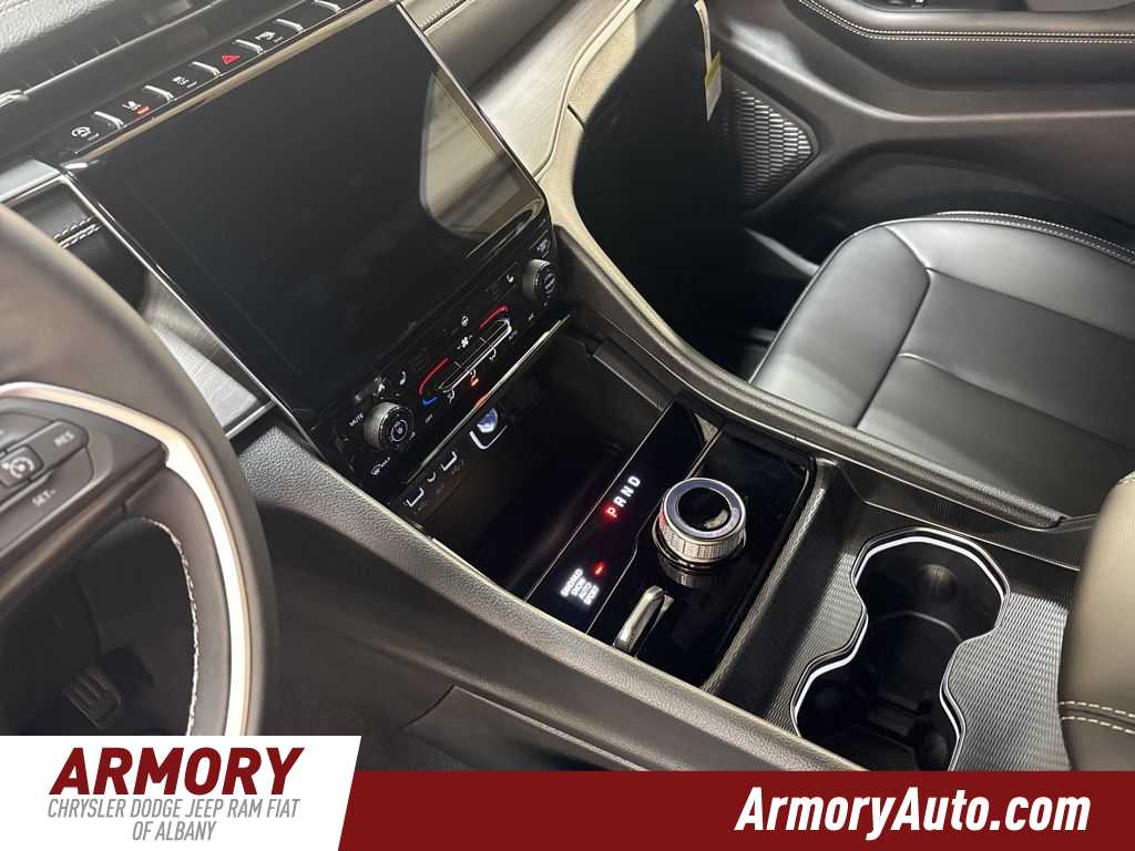 Thumbnail: 2025 Jeep Grand Cherokee - 15