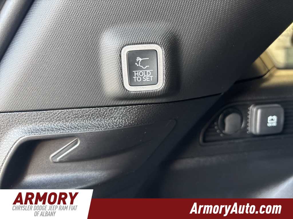 Thumbnail: 2025 Jeep Grand Cherokee - 27