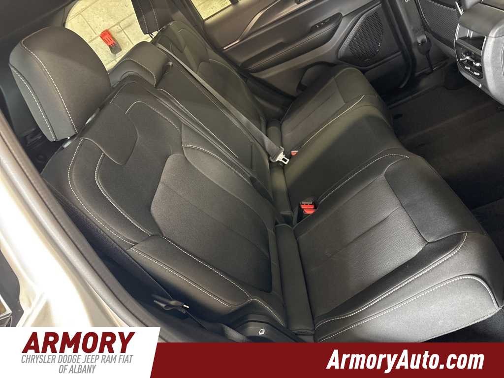 Thumbnail: 2025 Jeep Grand Cherokee - 29