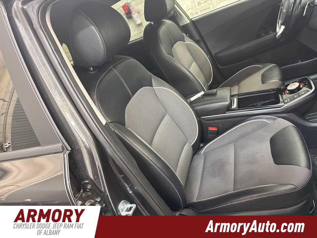 Thumbnail: 2022 Kia Niro - 38