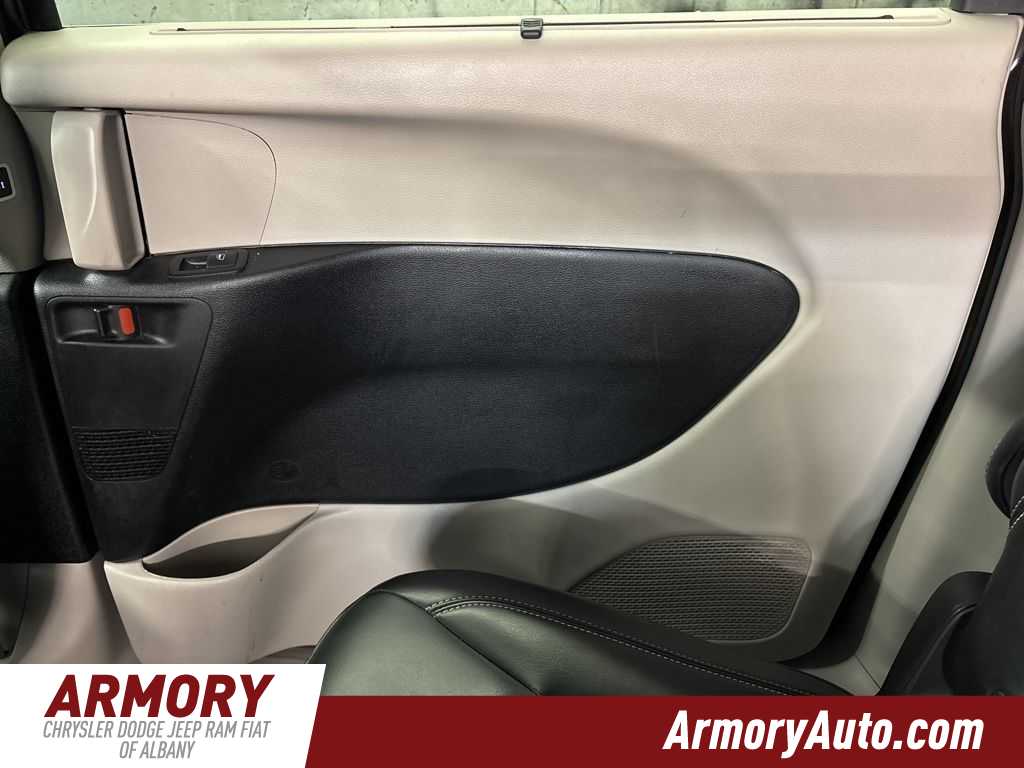 Thumbnail: 2024 Chrysler Pacifica - 30