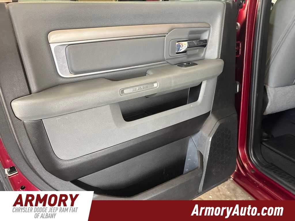 Thumbnail: 2019 RAM 1500 Classic - 25