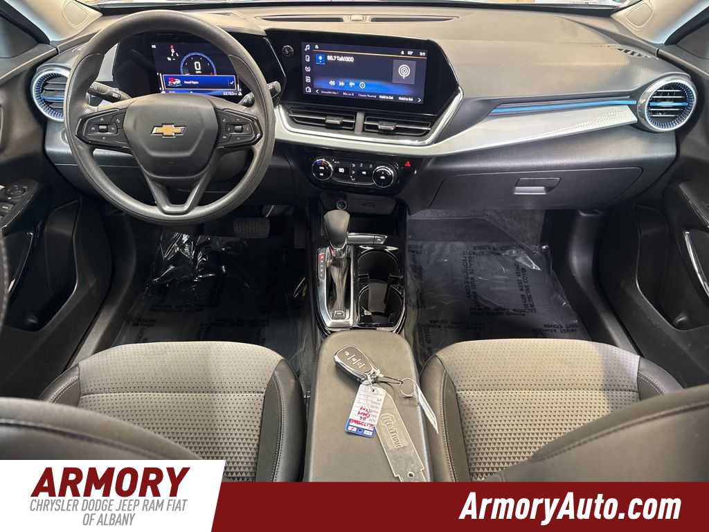 Thumbnail: 2025 Chevrolet Trax - 34