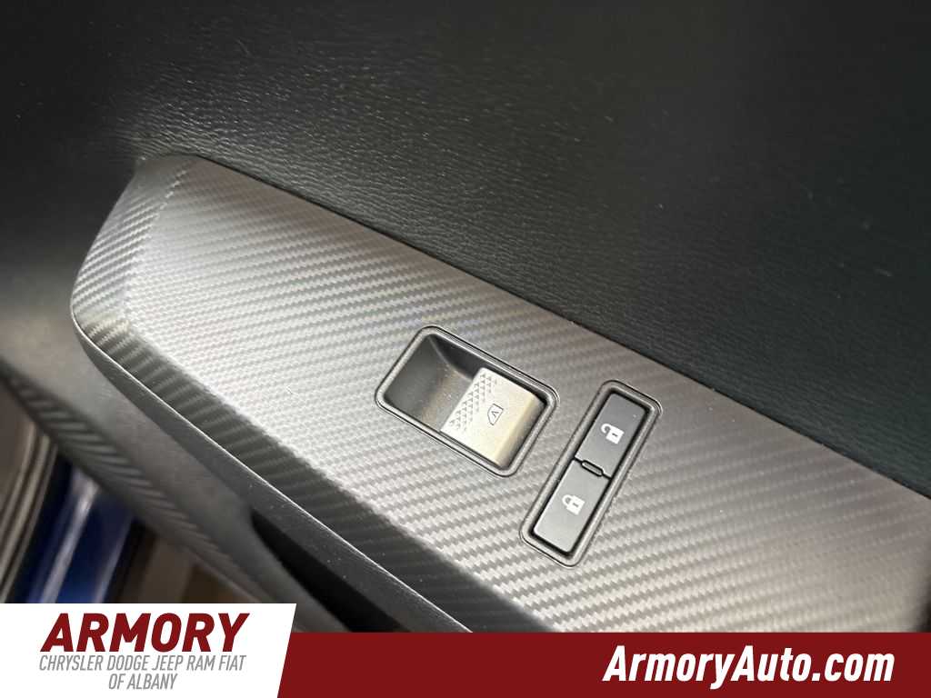 Thumbnail: 2024 Mitsubishi Outlander - 39