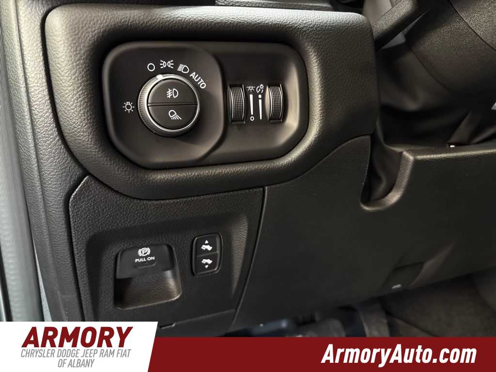 Thumbnail: 2026 RAM 1500 - 10