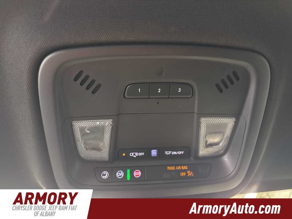 Thumbnail: 2022 Chevrolet Traverse - 25