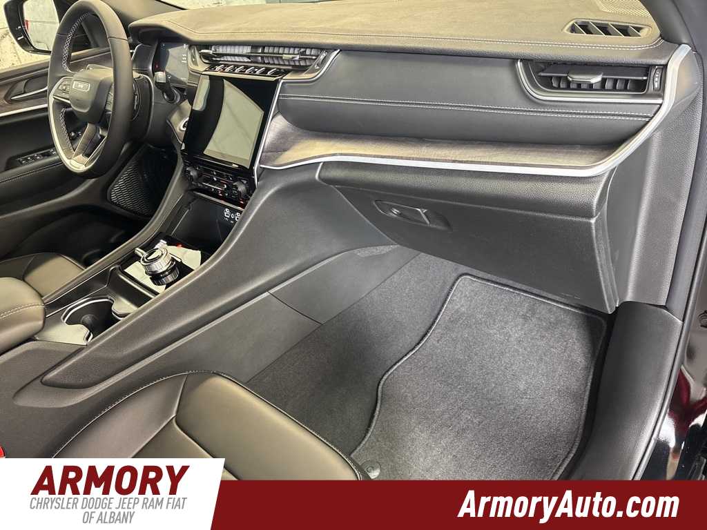 Thumbnail: 2025 Jeep Grand Cherokee - 33