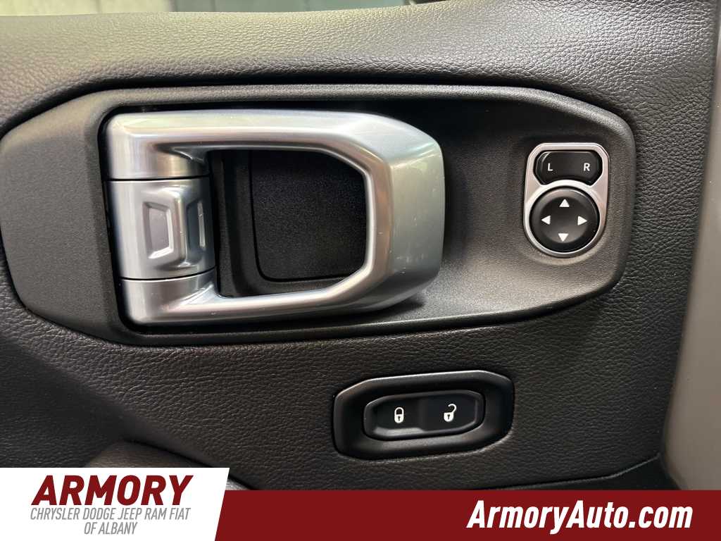 Thumbnail: 2022 Jeep Wrangler - 8