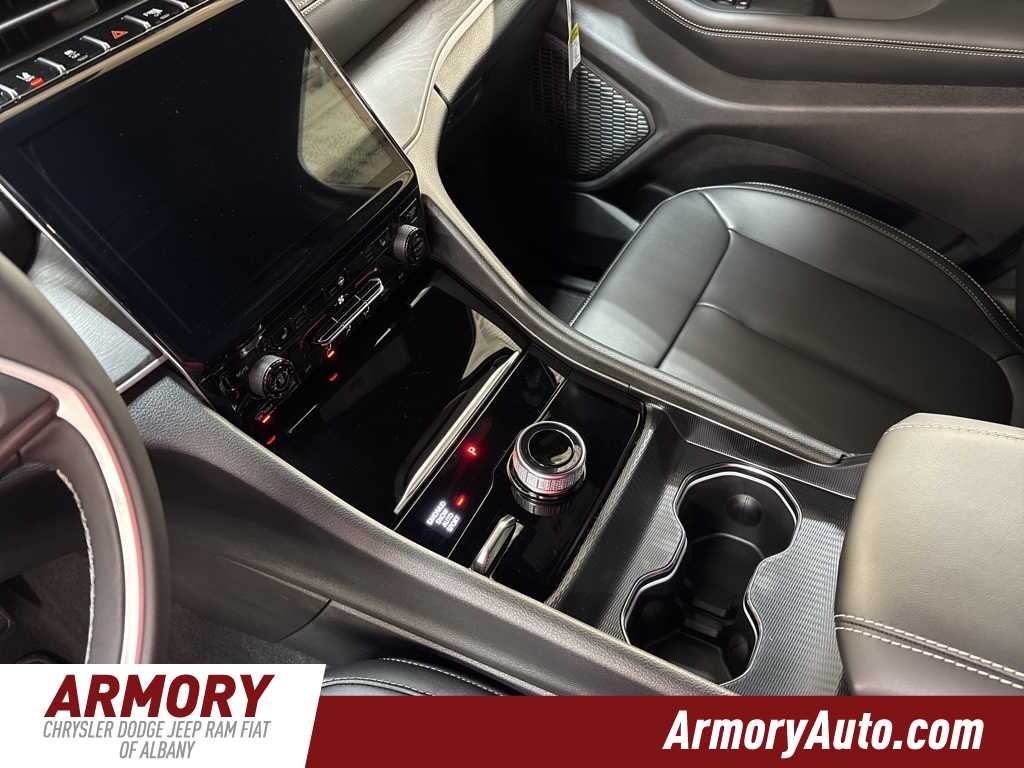 Thumbnail: 2025 Jeep Grand Cherokee - 18