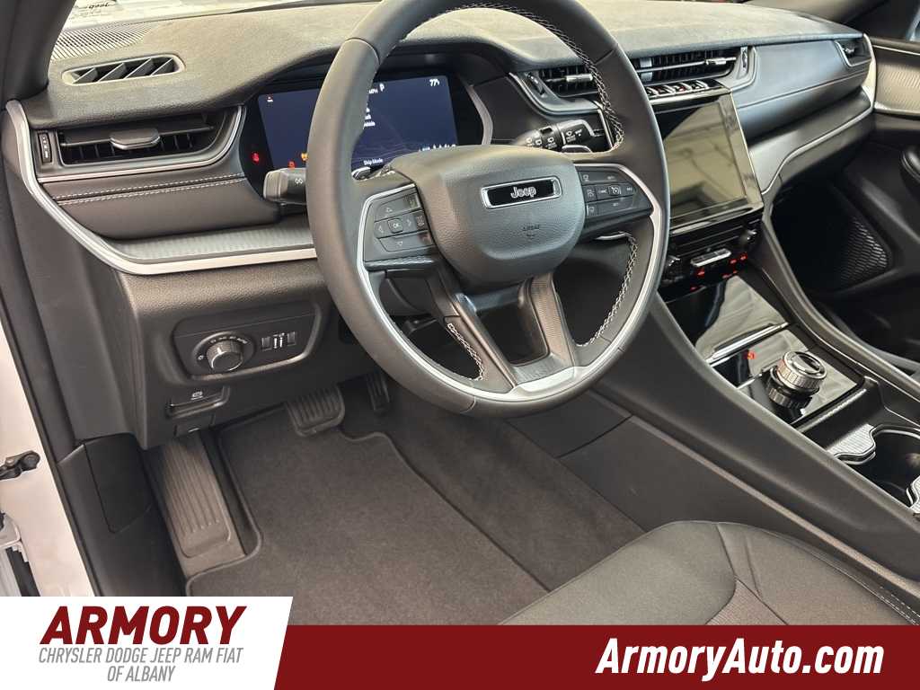 Thumbnail: 2025 Jeep Grand Cherokee - 9