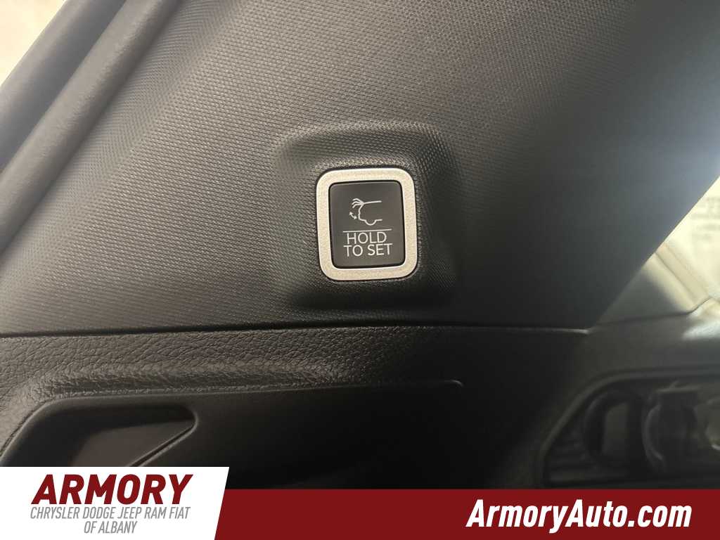 Thumbnail: 2025 Jeep Grand Cherokee - 27