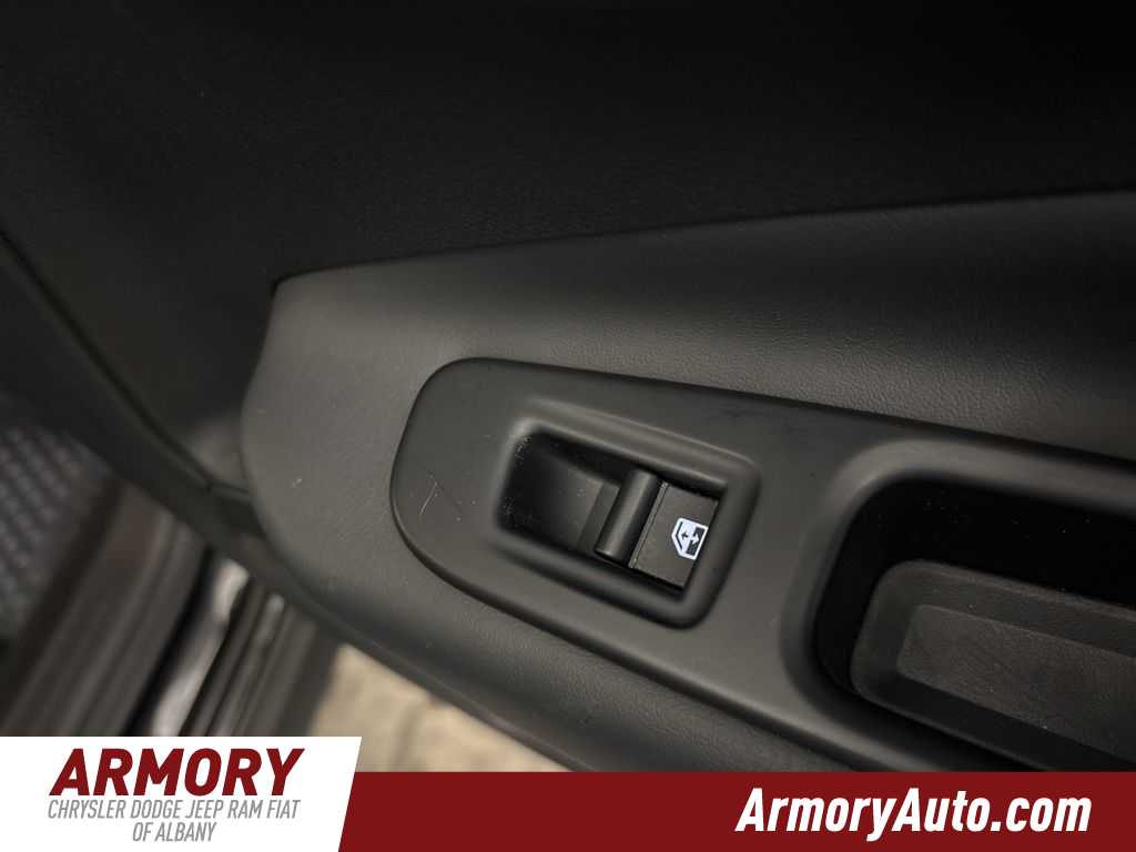 Thumbnail: 2023 Jeep Renegade - 32