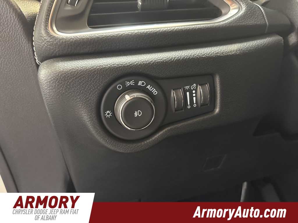 Thumbnail: 2026 Chrysler Pacifica - 12