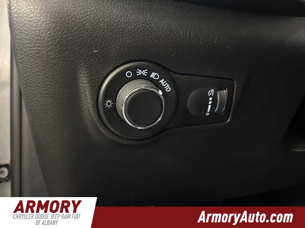 Thumbnail: 2023 Jeep Compass - 10