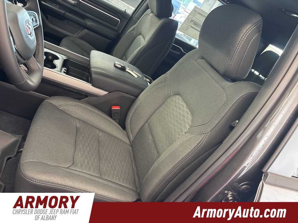 Thumbnail: 2026 RAM 1500 - 11