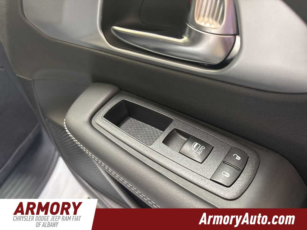 Thumbnail: 2026 Chrysler Pacifica - 42