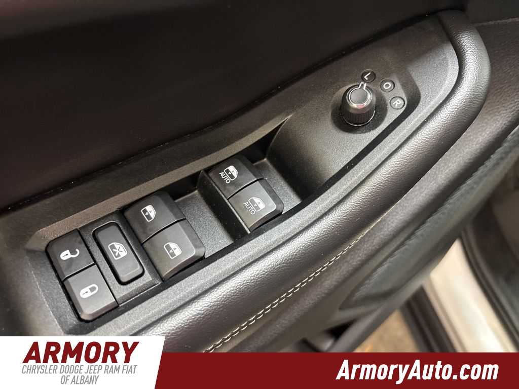 Thumbnail: 2023 Jeep Grand Cherokee - 9