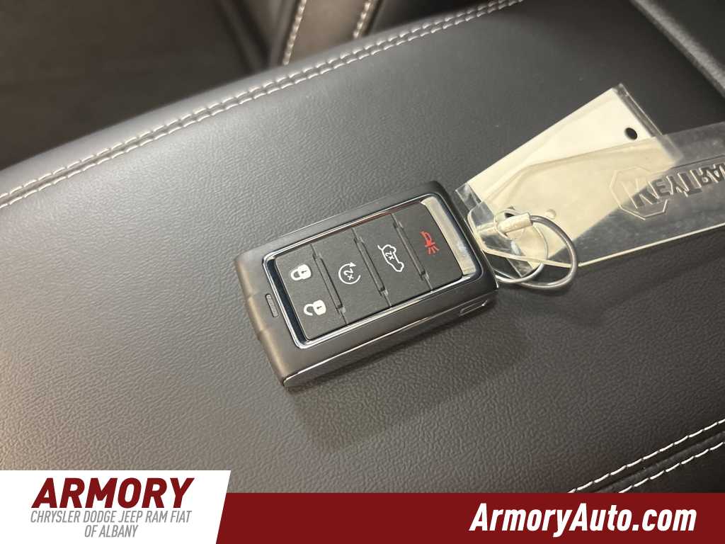 Thumbnail: 2025 Jeep Grand Cherokee L - 18