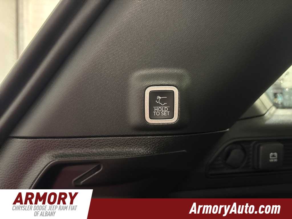 Thumbnail: 2025 Jeep Grand Cherokee - 30