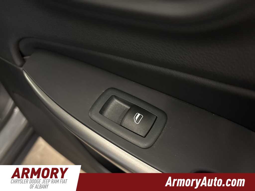 Thumbnail: 2020 Jeep Cherokee - 29