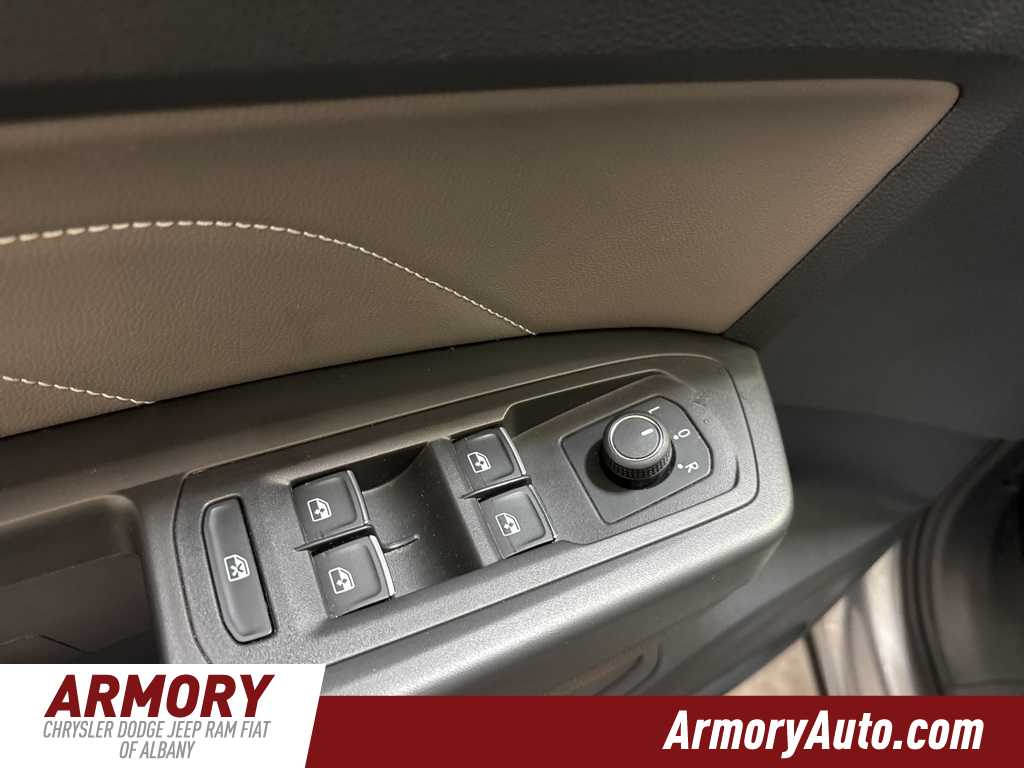 Thumbnail: 2022 Volkswagen Atlas - 9