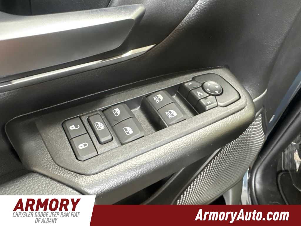 Thumbnail: 2026 RAM 1500 - 8