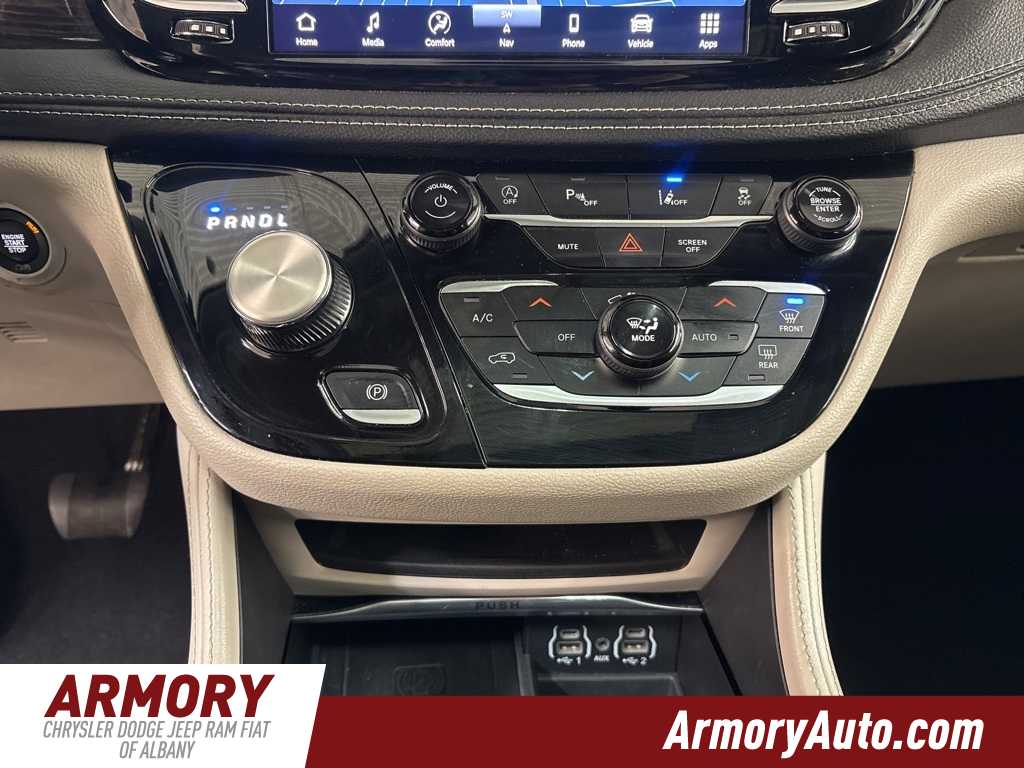 Thumbnail: 2023 Chrysler Pacifica - 18