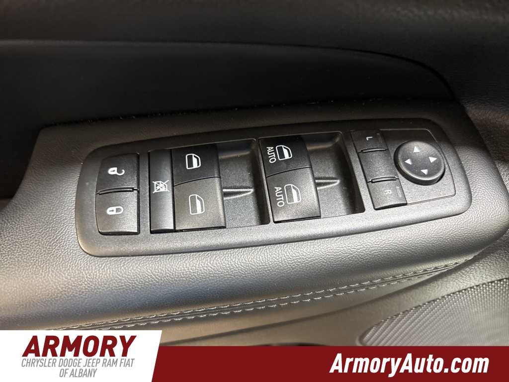 Thumbnail: 2019 Jeep Grand Cherokee - 8