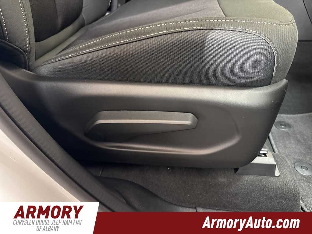 Thumbnail: 2025 Jeep Grand Cherokee - 40