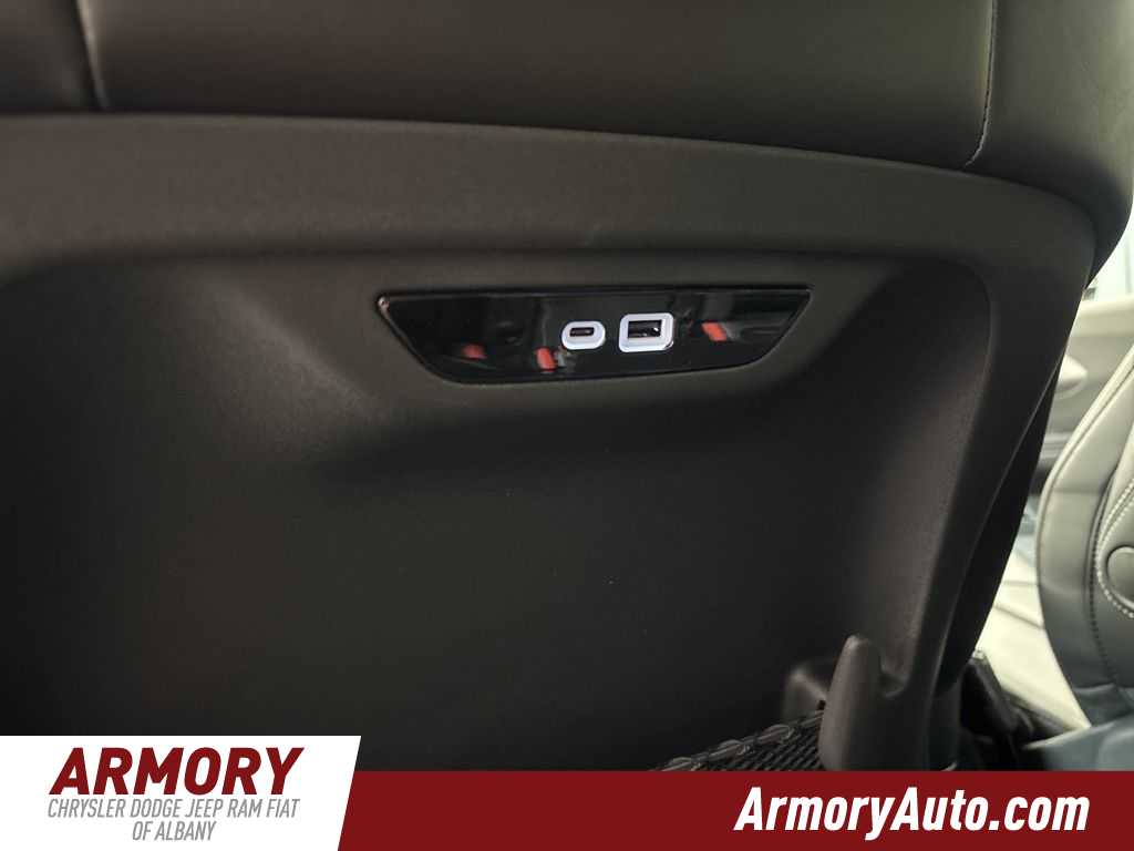 Thumbnail: 2026 Chrysler Pacifica - 31