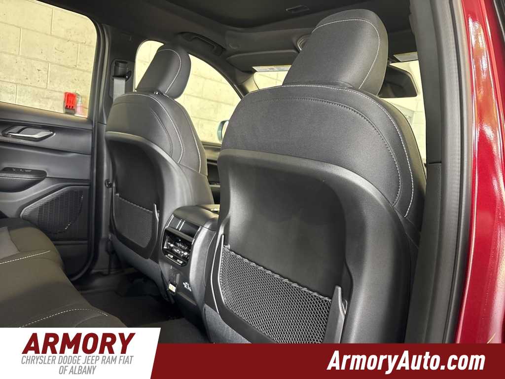 Thumbnail: 2025 Jeep Grand Cherokee - 34