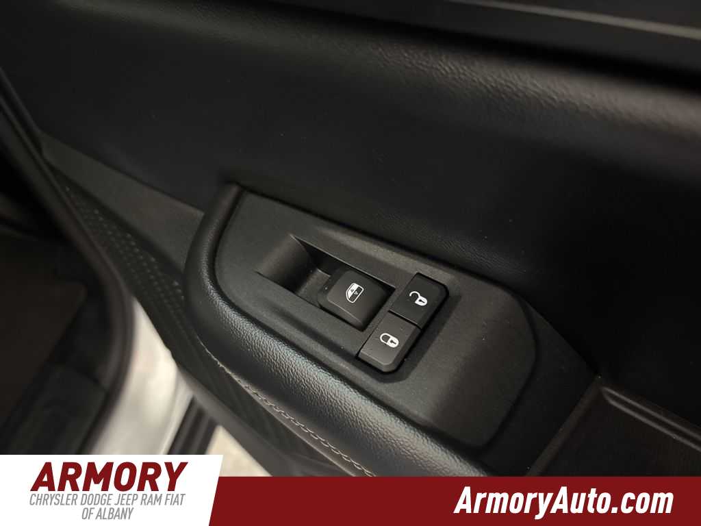 Thumbnail: 2023 Jeep Grand Cherokee - 35