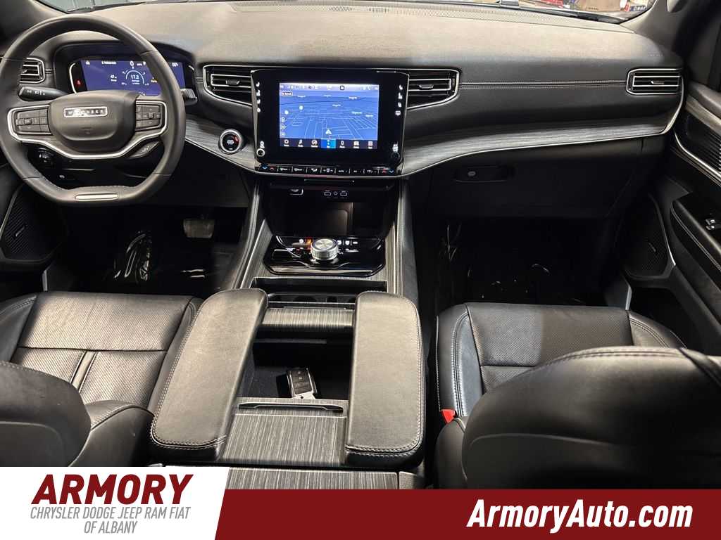 Thumbnail: 2023 Jeep Wagoneer - 43