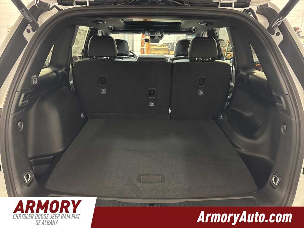 Thumbnail: 2025 Jeep Grand Cherokee - 26