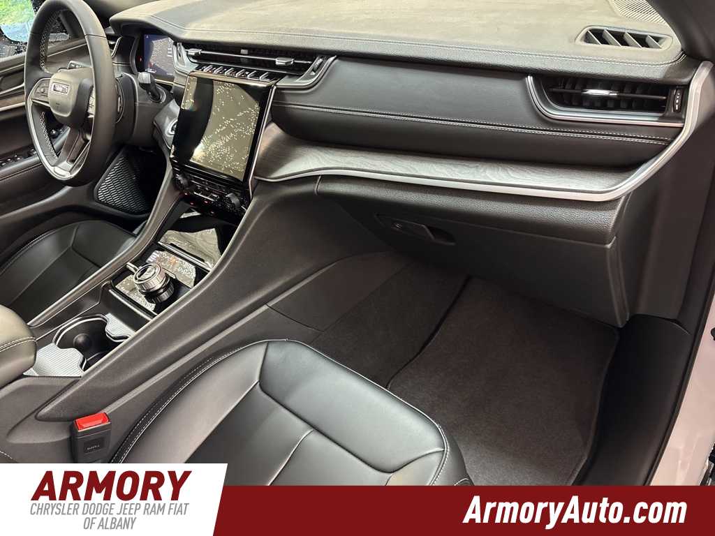 Thumbnail: 2025 Jeep Grand Cherokee - 41