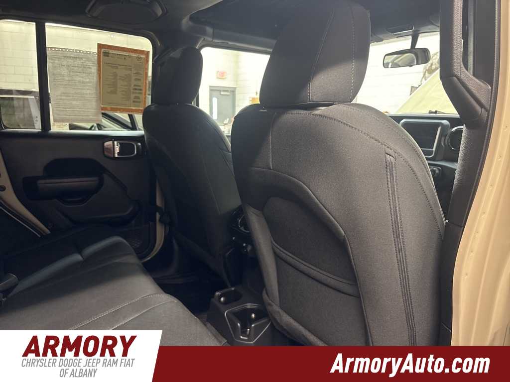 Thumbnail: 2022 Jeep Wrangler - 32