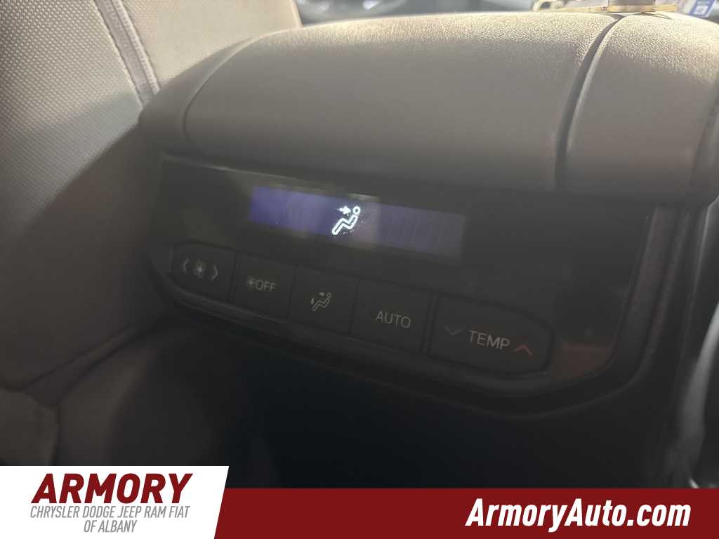 Thumbnail: 2022 Toyota Highlander - 33