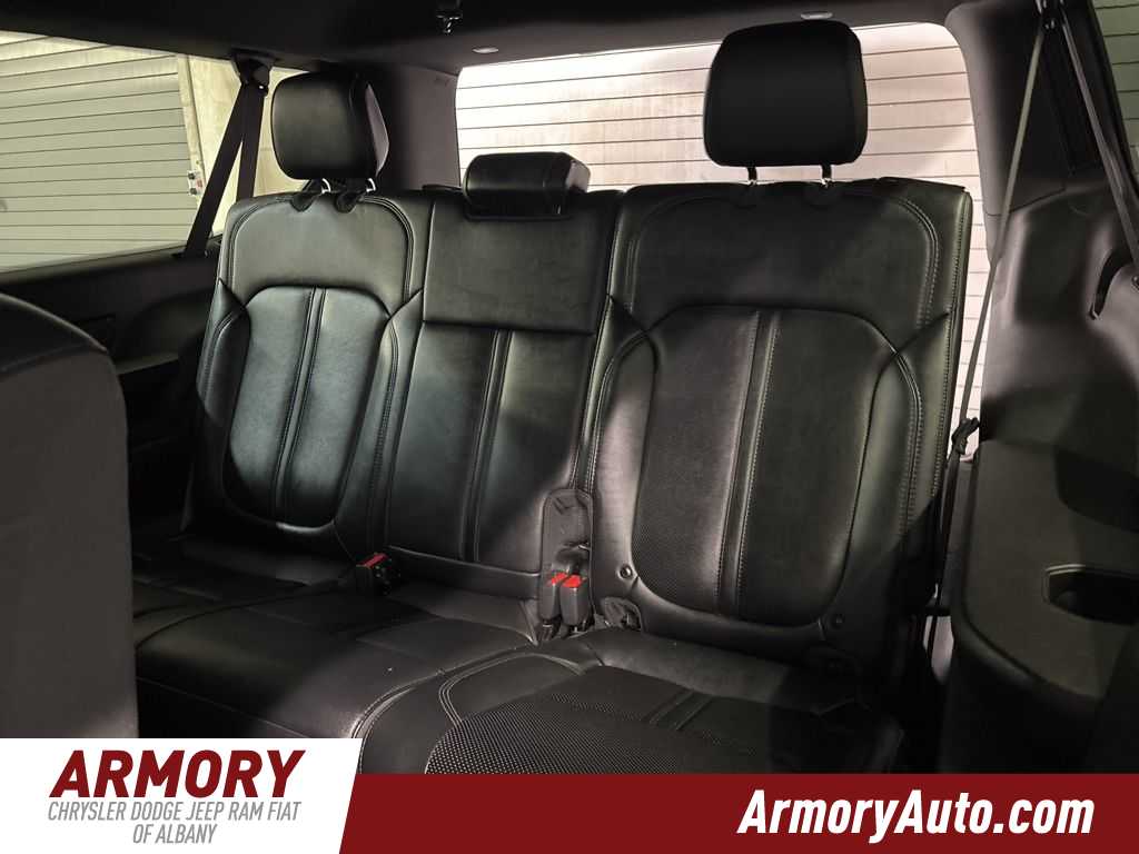 Thumbnail: 2023 Jeep Wagoneer - 31