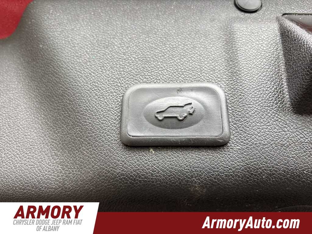 Thumbnail: 2012 GMC Acadia - 30